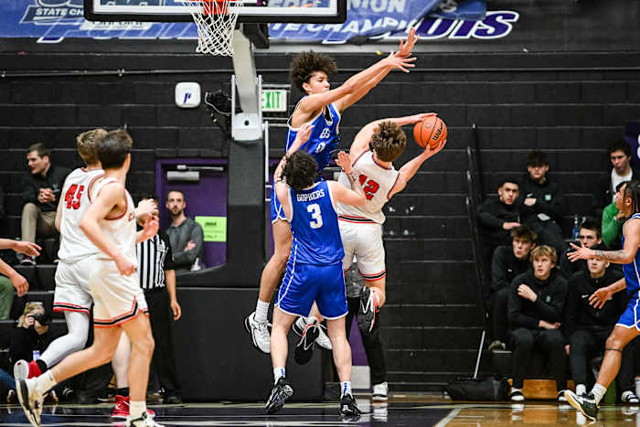 Lincoln Gresham 6A Oregon boys basketball quarterfinal Naji Saker -78
